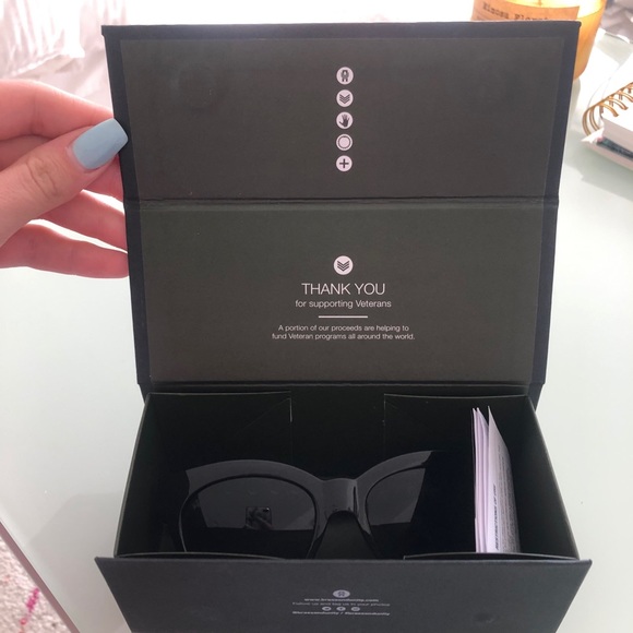 Black Sunglasses - Picture 8 of 12